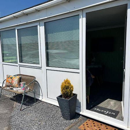 Chalet Ty Lilli Wen Fach Sleeps 6 Kidwelly Exterior foto