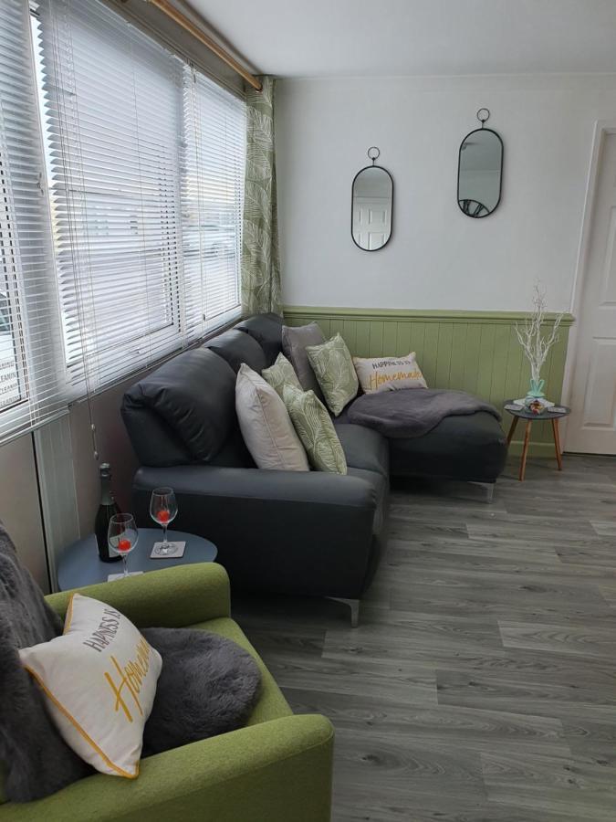 Chalet Ty Lilli Wen Fach Sleeps 6 Kidwelly Exterior foto