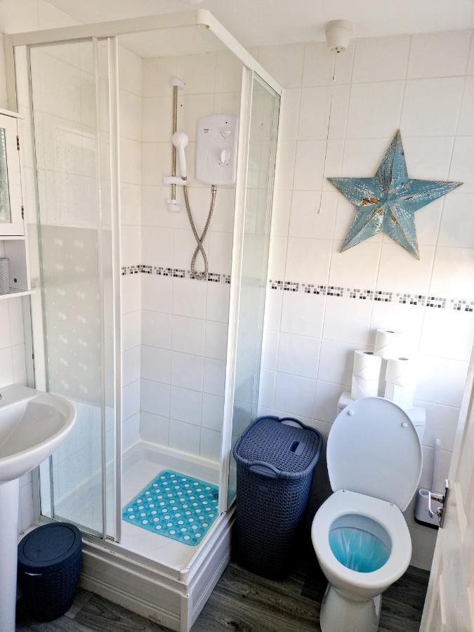 Chalet Ty Lilli Wen Fach Sleeps 6 Kidwelly Exterior foto